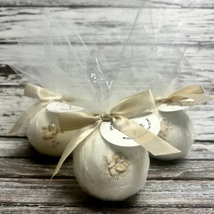 Caramel & Honey Oatmeal Milk Bath Bomb 5.5oz